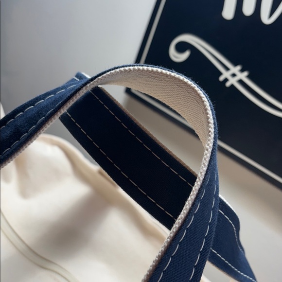 Vintage LL Bean Canvas Tote with Navy Trim zip close LARGE - Picture 13 of 16